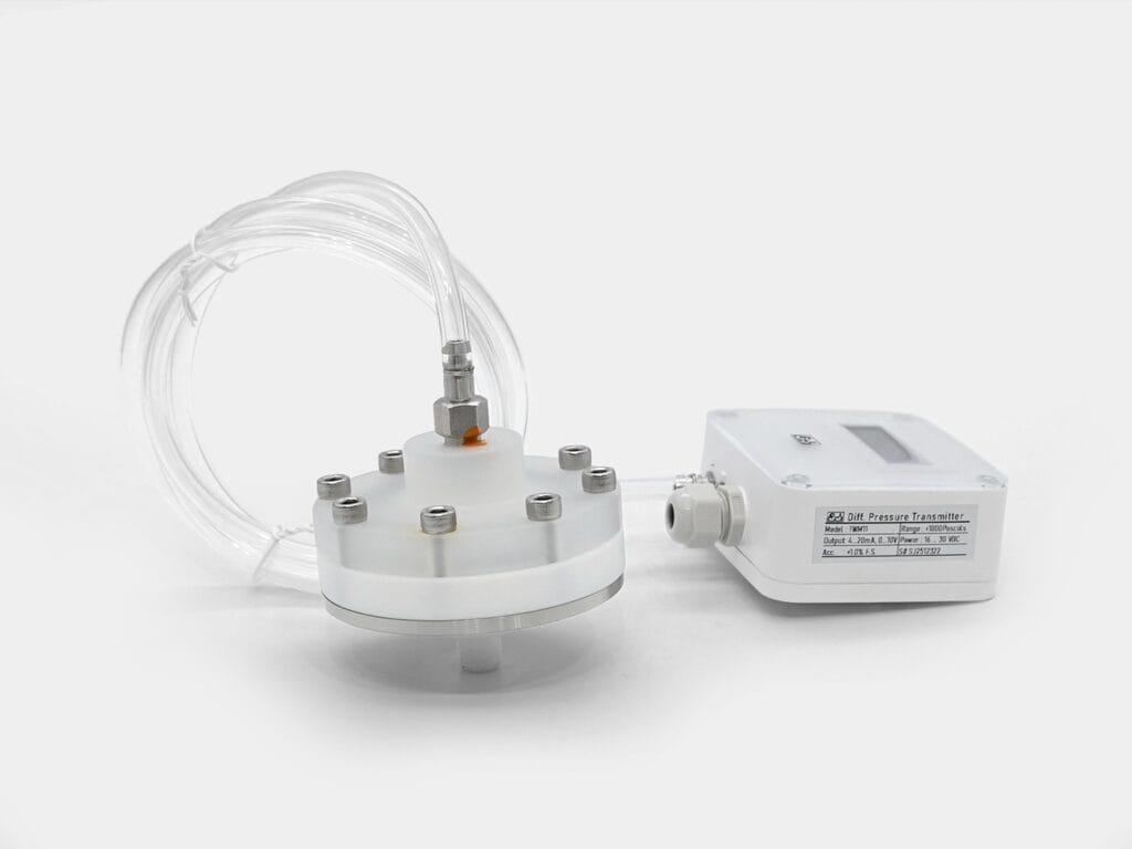 TWM11 assembled with DIT-P diaphragm seal featuring PP upper and PTFE lower materials for corrosive media applications.