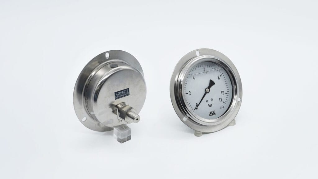 4-inch oil-filled recessed pressure gauge with flange and eccentric connection for panel mounting.