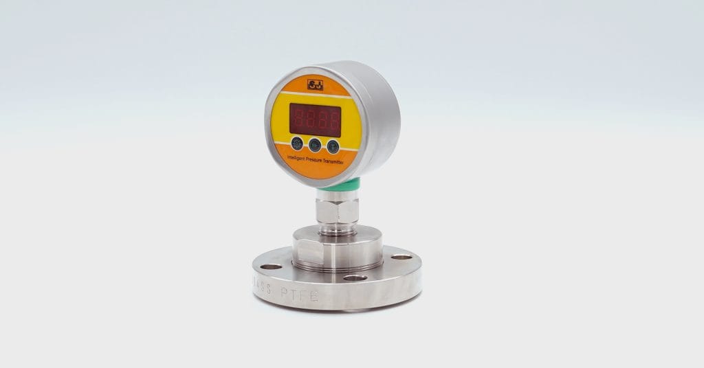 Pressure transmitter with diaphragm seal, flange connection