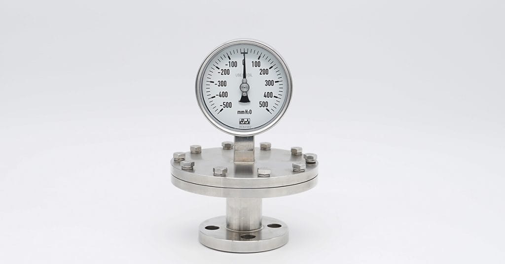 Precision micro-pressure gauge with SS flange mount