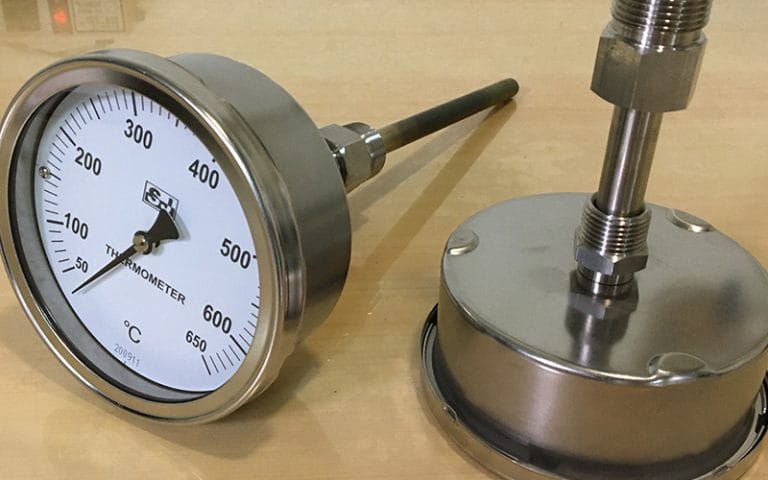 Bimetal thermometer and gas expansion thermometer comparison