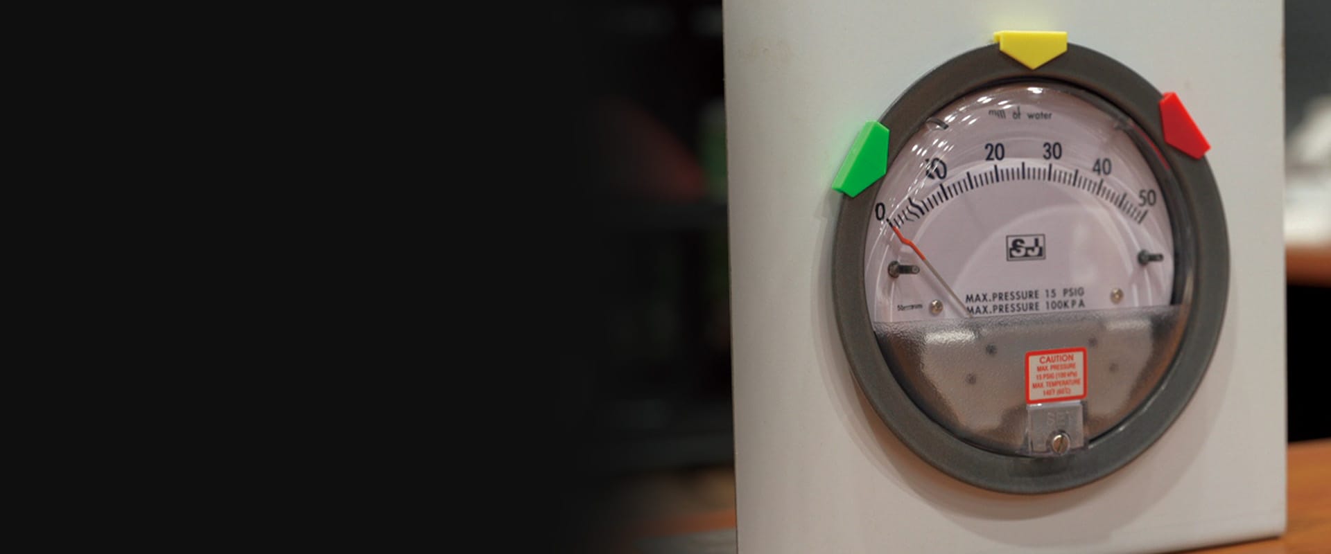 SJ Gauge differential pressure gauges for industrial monitoring
